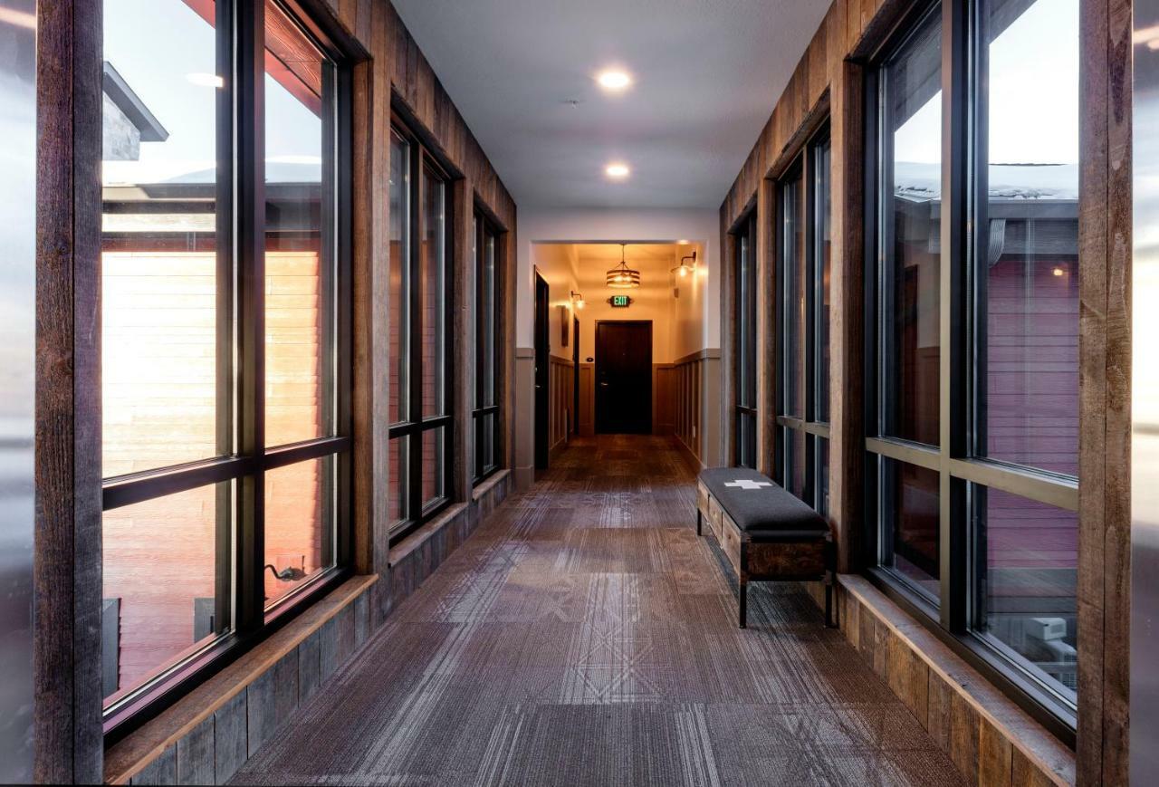 Compass Rose Lodge Huntsville Εξωτερικό φωτογραφία