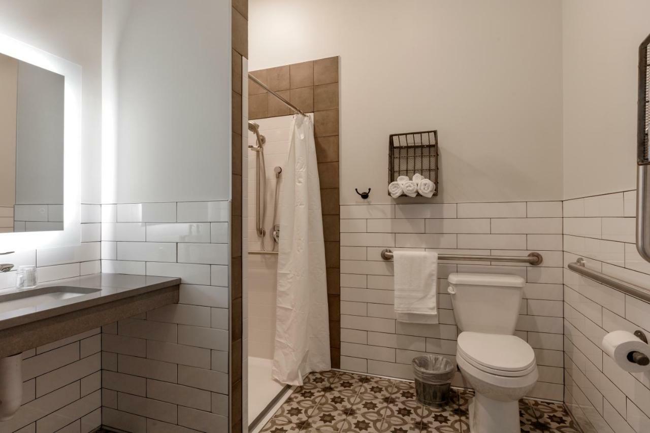 Compass Rose Lodge Huntsville Εξωτερικό φωτογραφία